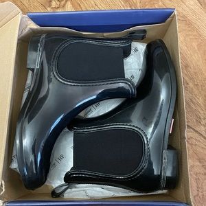 BLACK ANKLE RAIN BOOTS